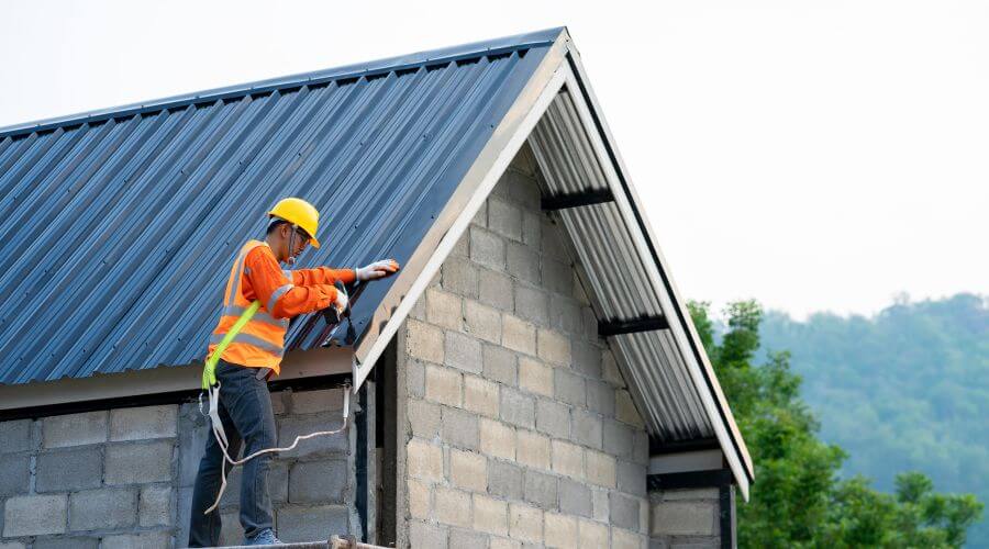 Professional gutter cleaning in Middlefield, MA